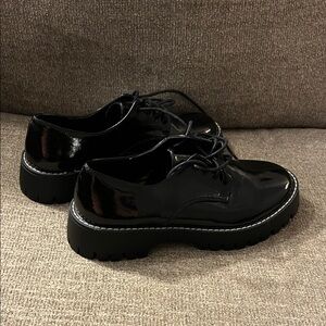 Forever 21 BRAND NEW Patent shoes